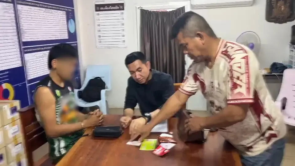 ชีวิตตกอับ จับอดีตนักมวยดัง ขโมยกระเป๋าญาติคนป่วยในรพ.