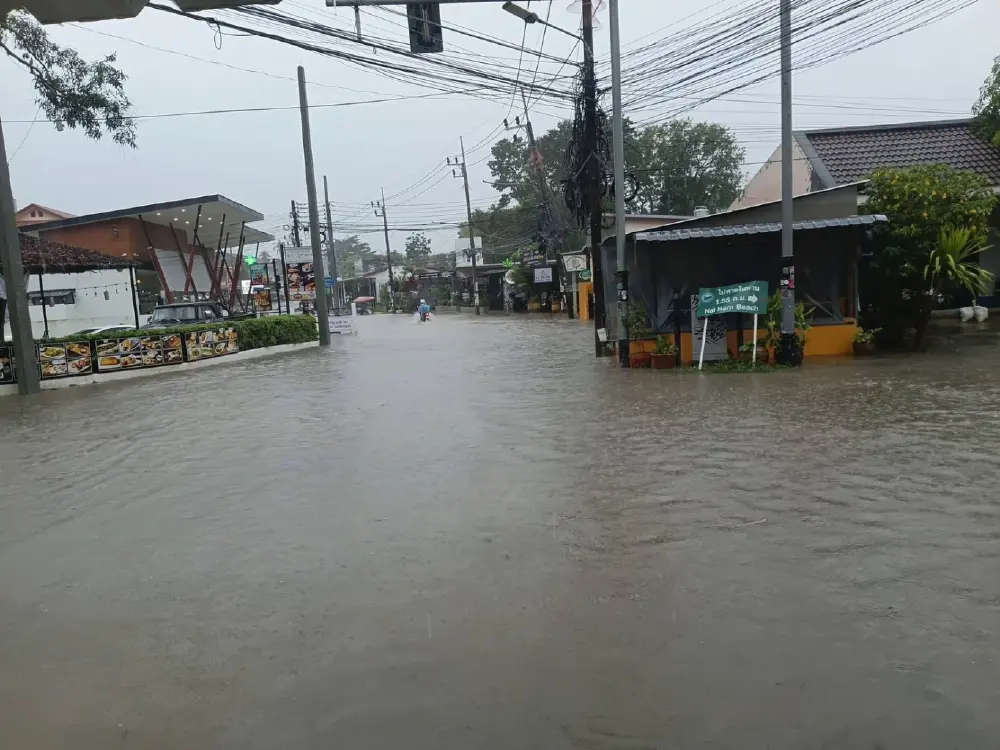 เตือน 6 จังหวัดอันดามัน ฝนถล่มน้ำทะเลหนุนสูง ท่วมแล้วหลายจุด