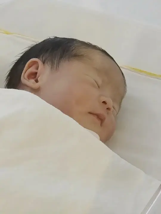 คุณแม่ป้ายแดง! "ปุยฝ้าย ณัฎฐพัชร์" ต้อนรับลูกสาวคนแรก