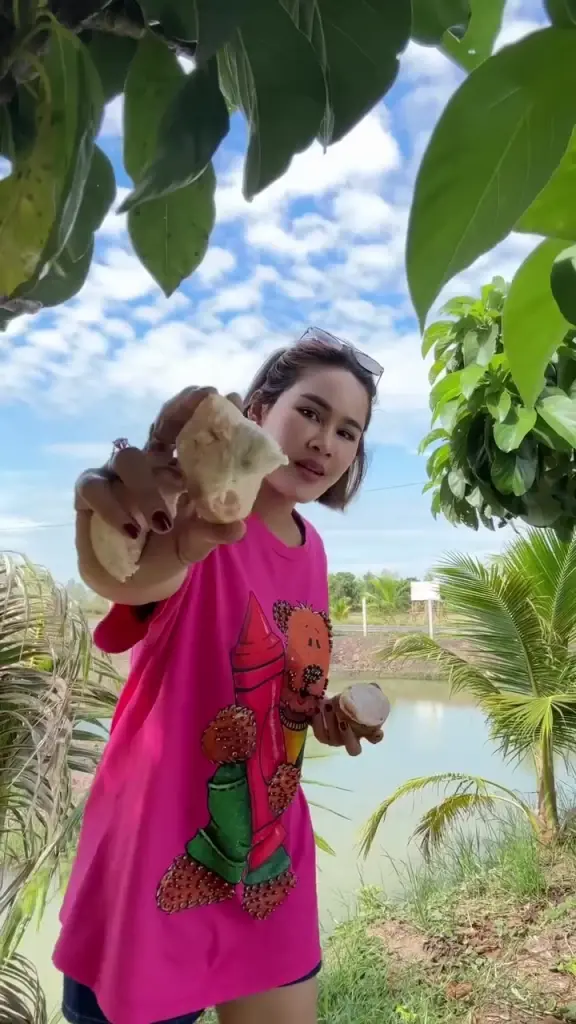"หนูเล็ก ก่อนบ่าย" อวดผลผลิตบ้านสวนสุดร่มรื่น เผยความภูมิใจ