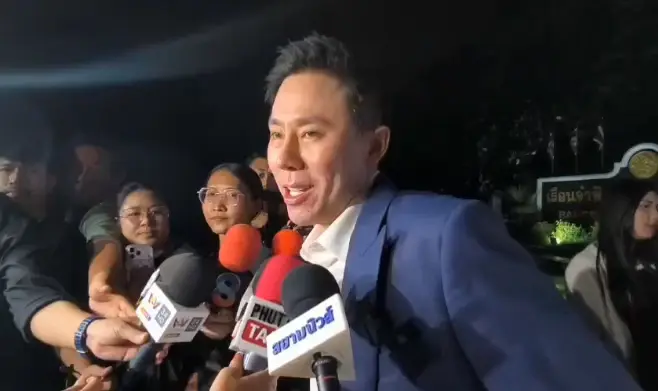 เปิดภาพ "ทนายตั้ม" นาทีออกจากเรือนจำ หลังได้ประกันตัวพร้อมภรรยา