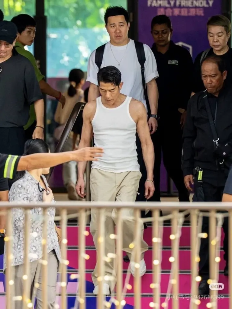 อายุเป็นเพียงตัวเลข  พระเอกระดับตำนาน โชว์ร่างทองล่าสุด