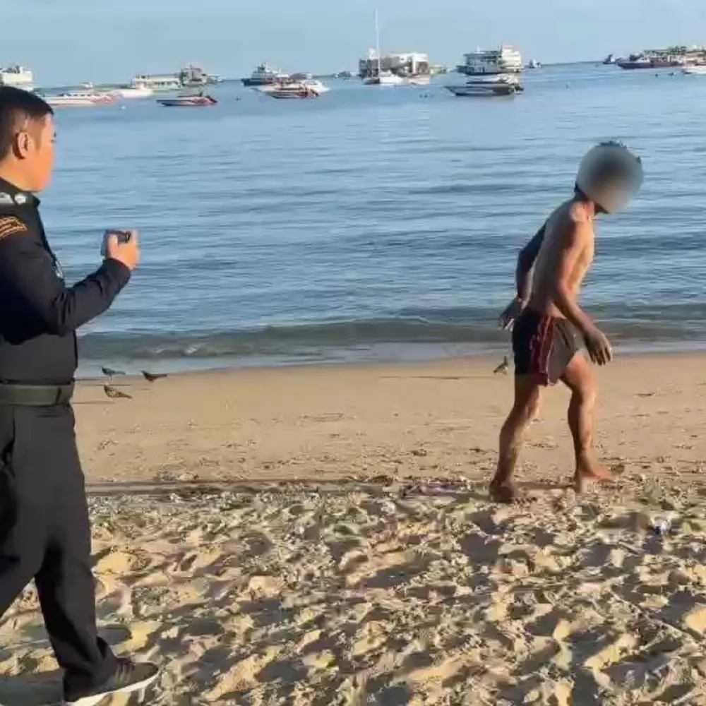 นทท. ร้องเรียนชายเร่ร่อนทำอนาจารริมหาดพัทยาใต้ ไม่แคร์สายตาใคร