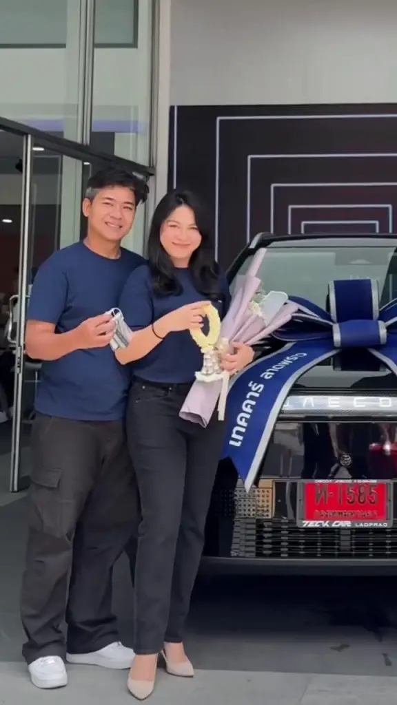 จอย ศิริลักษณ์ ถอยรถ EV คันใหม่ป้ายแดง แฟนคลับโฟกัสเลขทะเบียน