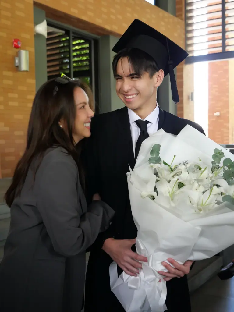 ภูมิใจที่สุด นักร้องดัง โพสต์ยินดี หลานชาย จบไฮสคูลโรงเรียนดัง
