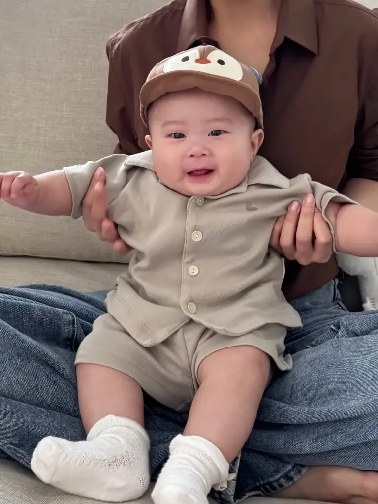 ส่องความน่ารัก ลูกชายแม่เนย วรัฐฐา สดใสสมวัยจนแฟน ๆ หลง