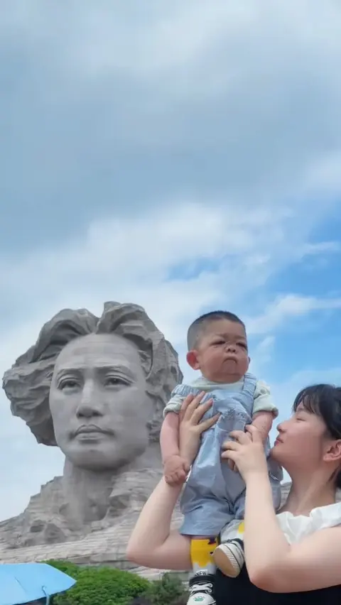 ชีวิตชายวัย 25 เป็นทารกน้อยของครอบครัว น้องสาวอนาคตสละดูแล