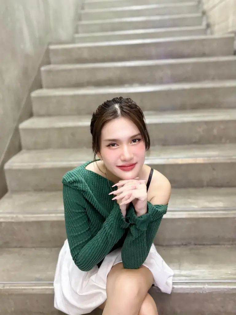 เกิดอะไรขึ้น ฟารีดา แชร์ภาพบนรถพยาบาล พร้อมข้อความถึงลูกในท้อง