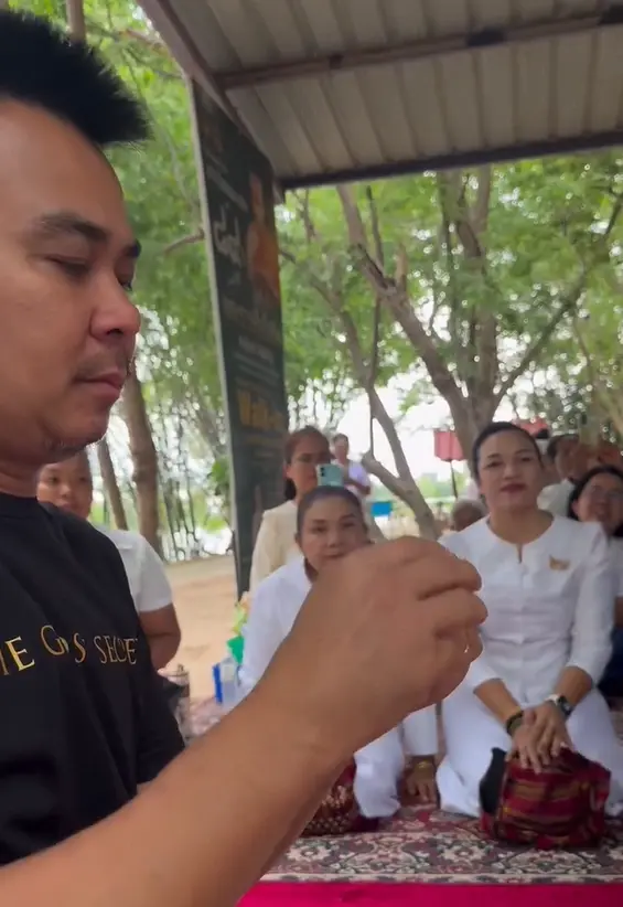 "ส้มเช้ง สามช่า" ร่วมพิธีบวงสรวงพ่อปู่ศรีสุทโธ ล้วงไหได้เลขสวย