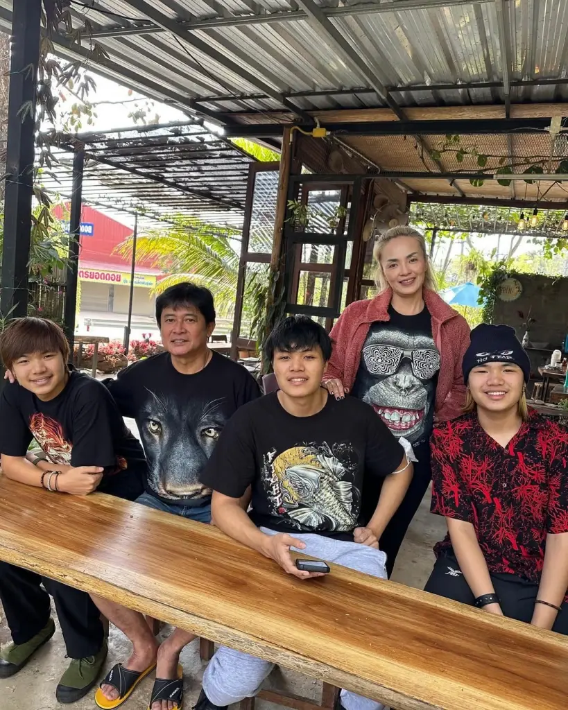 "หนุ่ม สันติสุข" ปลื้มใจน้ำตาซึม ลูกชายคนโตเรียนจบวิศวะ AI