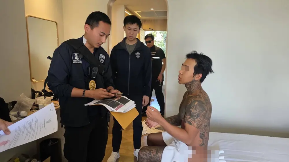 ปลิวแล้ว โอปป้าดาว X เจ้าของช่องดังสุดฉาว ค้นห้องถึงกับอึ้ง
