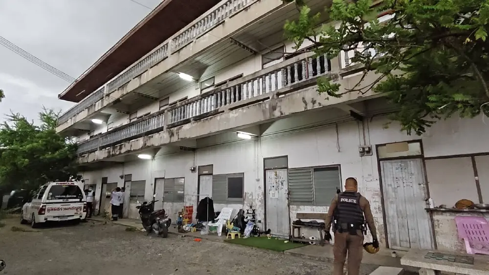 สุนัข3ขาเฝ้าศพเจ้านาย ดับคาห้องพร้อมอุปกรณ์เสพ เร่งส่งชันสูตรหาสาเหตุ
