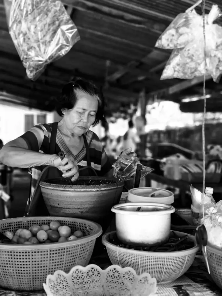 สุดอาลัย "ยายจันทร์" ร้านส้มตำบันลือโลก เจ้าดังเมืองอุบลราชธานี