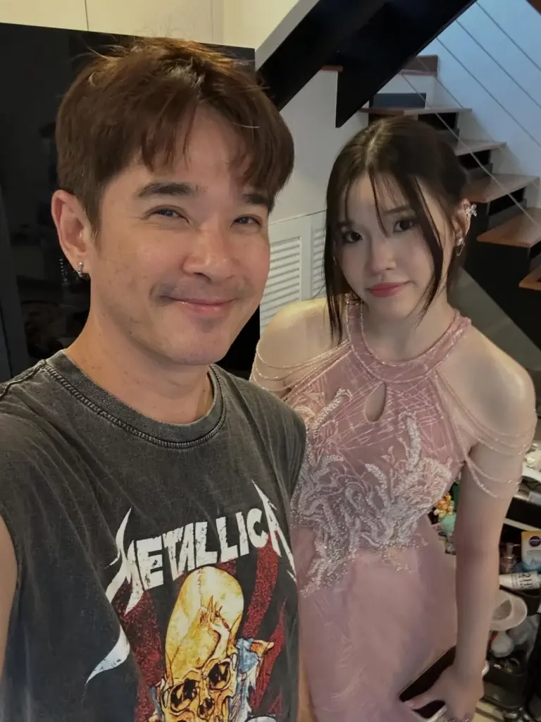 โมเมนต์ทัชใจ ลิฟท์ สุพจน์  ช่วยแต่งตัวส่งลูกสาวไปงานพรอม