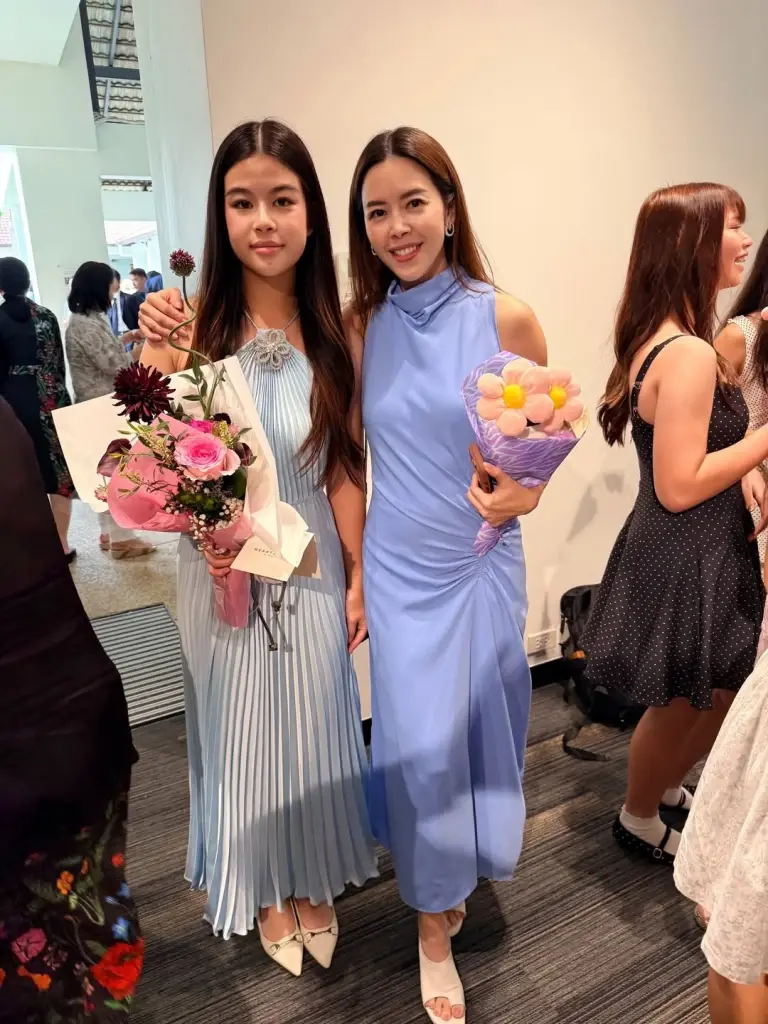 ฉายแววนางเอก! "น้องโสน" ลูกสาวพ่อมอส ในชุดเดรสฟ้า ยิ่งโตยิ่งสวย