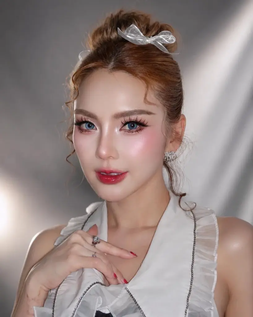 "หลิว อาจารียา" ปล่อยช็อตเด็ดริมหาด บิกินี่สุดแซ่บ หุ่นเป๊ะปัง 