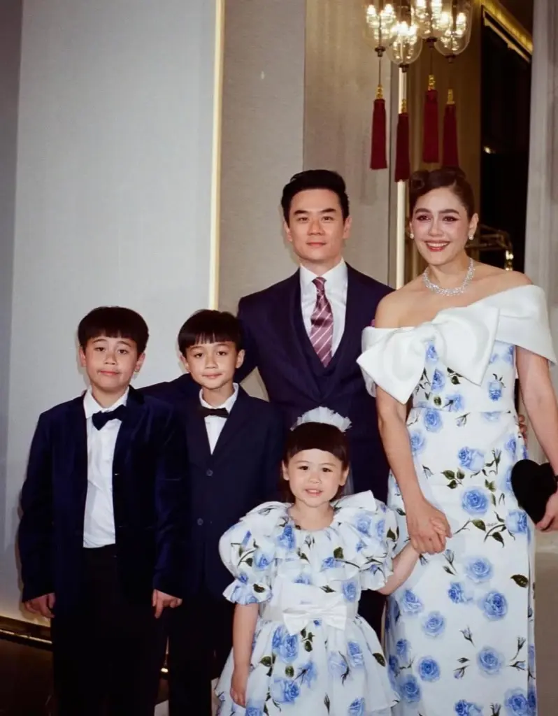 เอ็นดูไม่ไหว น้องเกลซุปตาร์จิ๋ว    ขนเสื้อผ้าถล่มพัทยาเกือบ 10 ชุด