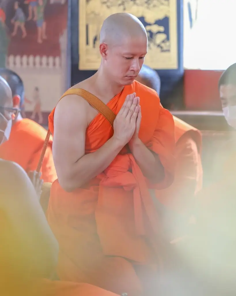 "อัค อัครัฐ" ย้อนเล่านาทีอุปสมบท ตั้งจิตภาวนาน้อมถวายพระราชกุศล