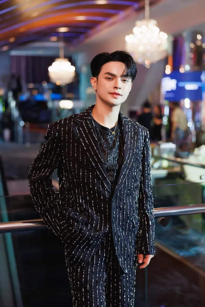 "ศรราม น้ำเพชร" ขอพรพ่อปู่อือลือ ล้วงไหได้เลขชัด ๆ โค้งสุดท้าย