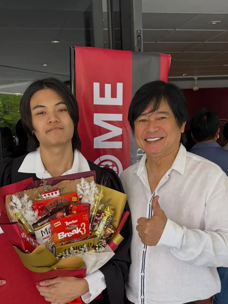  "หนุ่ม สันติสุข" ปลื้มใจน้ำตาซึม ลูกชายคนโตเรียนจบวิศวะ AI