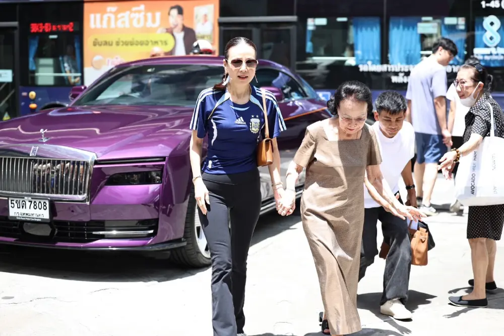 "มาดามแป้ง" ใช้สิทธิ์เลือกตั้ง ผู้ว่าฯ กทม.  หวังเห็นพื้นที่กีฬามากขึ้น