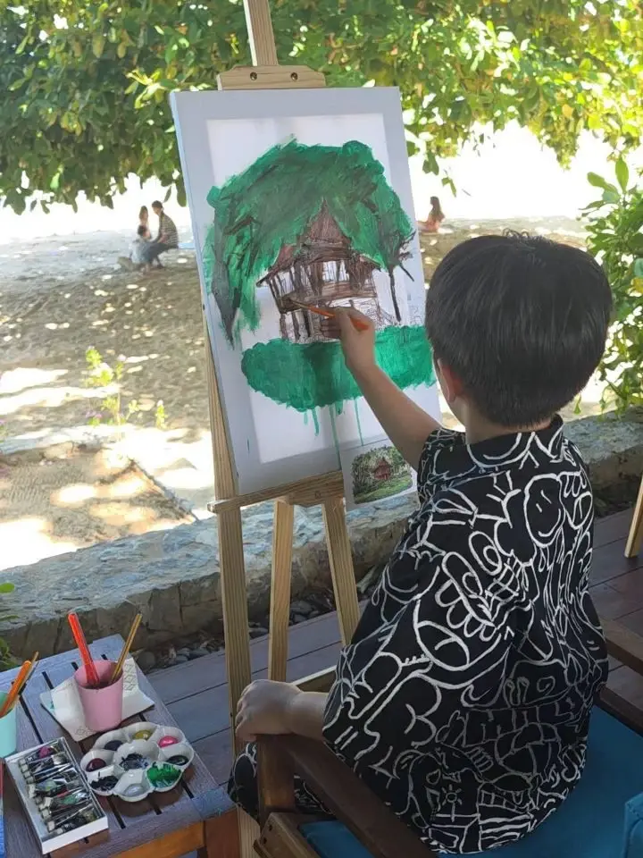 "น้องเกล" นำทีมพี่ๆ เล่นน้ำทะเลฉ่ำ "แม่ชม" เผยโมเมนต์น่ารัก