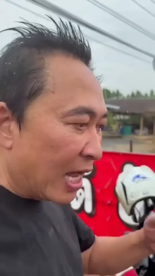 "เปิ้ล นาคร" โพสต์คลิปเตือนสติ มอเตอร์ไซค์ย้อนศรพุ่งชน 