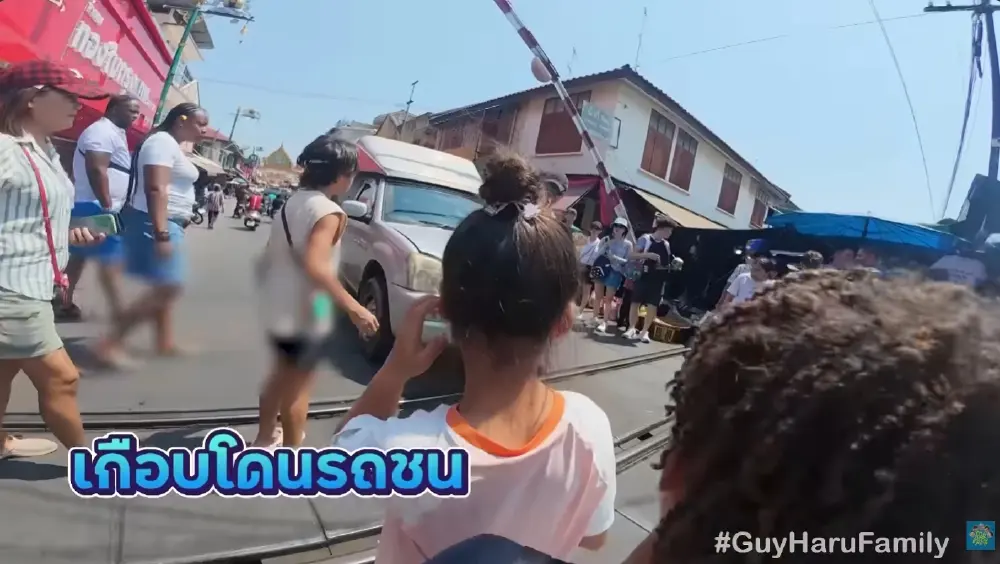 เผยนาทีระทึก "กาย รัชชานนท์" กระโดดขวางกระบะซิ่งบีบแตรไล่เด็ก