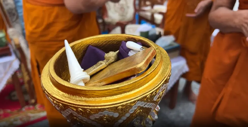 เปิดเลขมงคล พิธียกฉัตรพระธาตุฯ บรรจุทองคำแท่ง วัดดังศรีสะเกษ