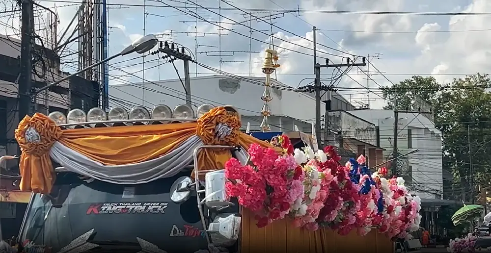 เปิดเลขมงคล พิธียกฉัตรพระธาตุฯ บรรจุทองคำแท่ง วัดดังศรีสะเกษ