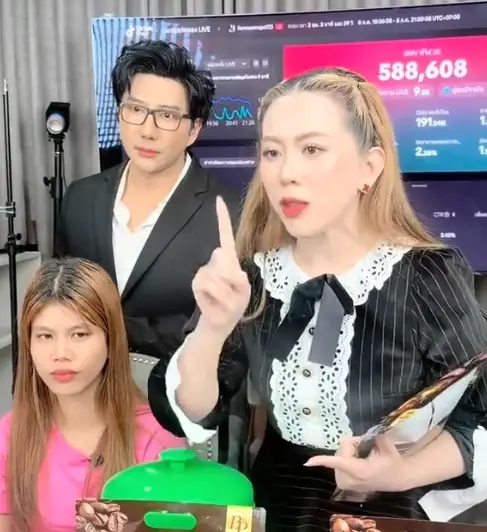 ปังเกินต้าน "น้องแบม" รับไลฟ์ไม่กี่ชั่วโมง ค่าตัวพุ่งแรง