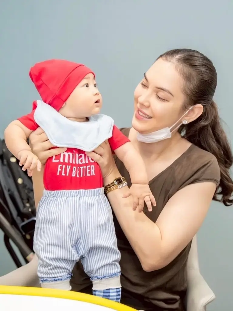 "แมท ภีรนีย์" รีวิวพัฒนาการ ลูก วัย 6 เดือน กินเก่งสุดกวน
