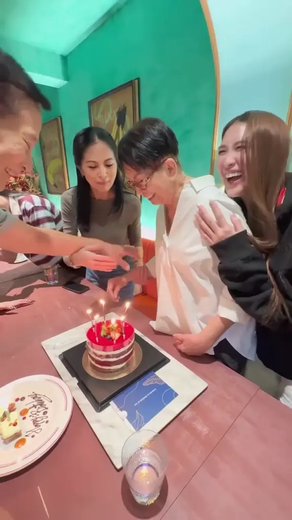 80 ปีที่แสนอบอุ่น แท็กทีมลูกหลานตระกูลทองเจือ  ร่วมงานคุณย่า