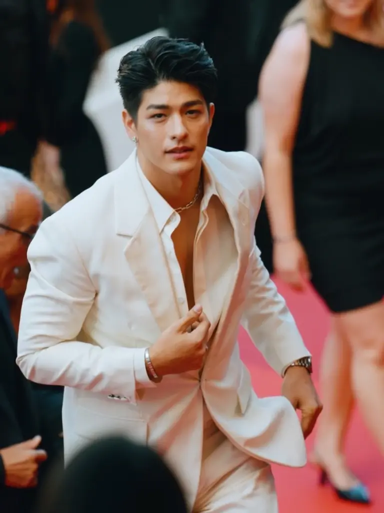 สลัดลุคพระเอกซุปตาร์ สู่โหมดพี่ชายใจดีลุยทำเพื่อสังคม