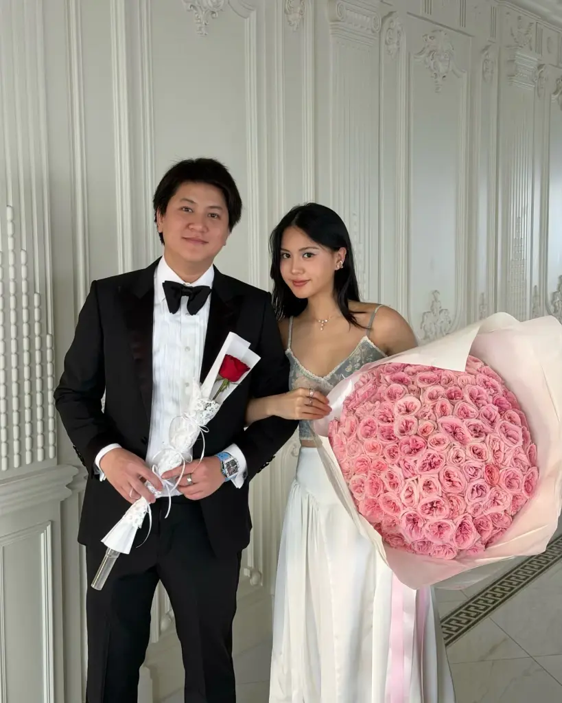 สิ้นสุดการรอคอย "มินนี่ ภัณฑิรา" ควง "ไฮโซกี้" เฉลยเพศลูก