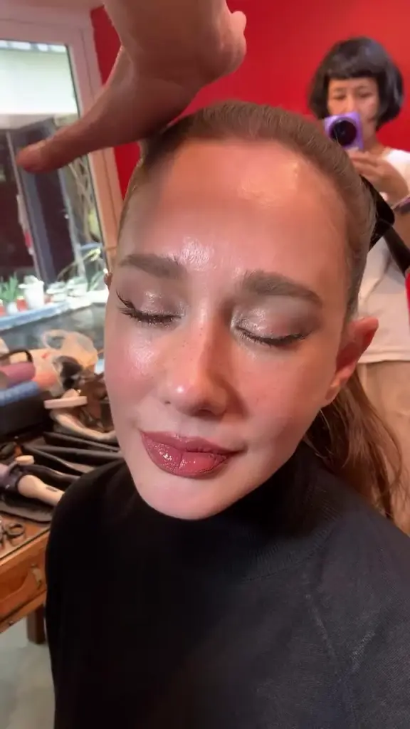 ส่องลุคใหม่ "เยลหลี แมคอินทอช" สวยละมุน ล่าสุดแทบจำไม่ได้ 