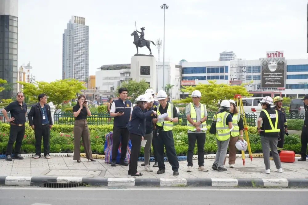 อธิบดีกรมโยธาฯ นำทีมวิศวกรลงพื้นที่วงเวียนใหญ่ เฝ้าระวังการทรุดตัวของโครงสร้างอาคาร