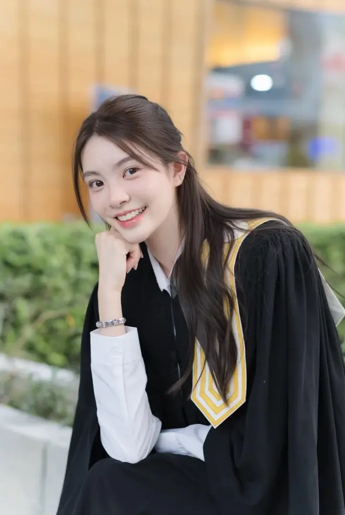 รู้จัก ทนายบุญ นภัทร ทนายสาวขวัญใจชาวโหนกระแส โปรไฟล์ไม่ธรรมดา