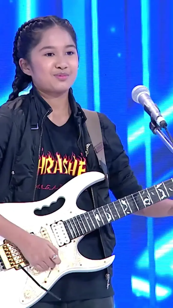 ส่องประวัติ "เนเน่ รอยัล"  ร็อกสตาร์ วัย 16 ปี ขวัญใจเวทีดัง