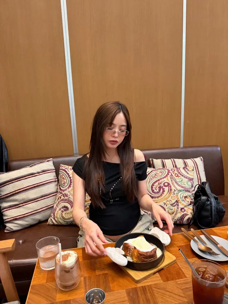 ออร่าคุณแม่พุ่งมาก  "มายด์ ลภัสลัล" ควงน้องสาวเช็กอินญี่ปุ่น 