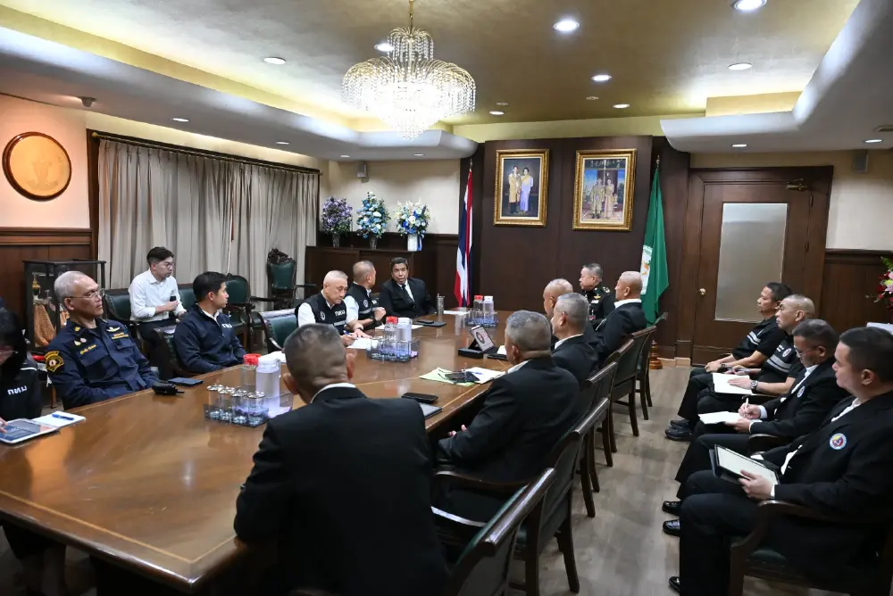 กทม. เอาจริง ผู้ว่าฯ ชัชชาติจับมือ กอ.รมน. ลุยปราบต่างด้าว-นอมินี-ยาเสพติด