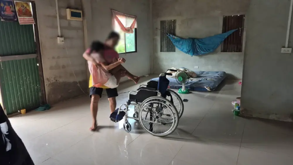 บุรีรัมย์โวยระบบมั่ว! แม่ลูกพิการชวดบัตรคนจน อ้างมีรถ 2 คัน