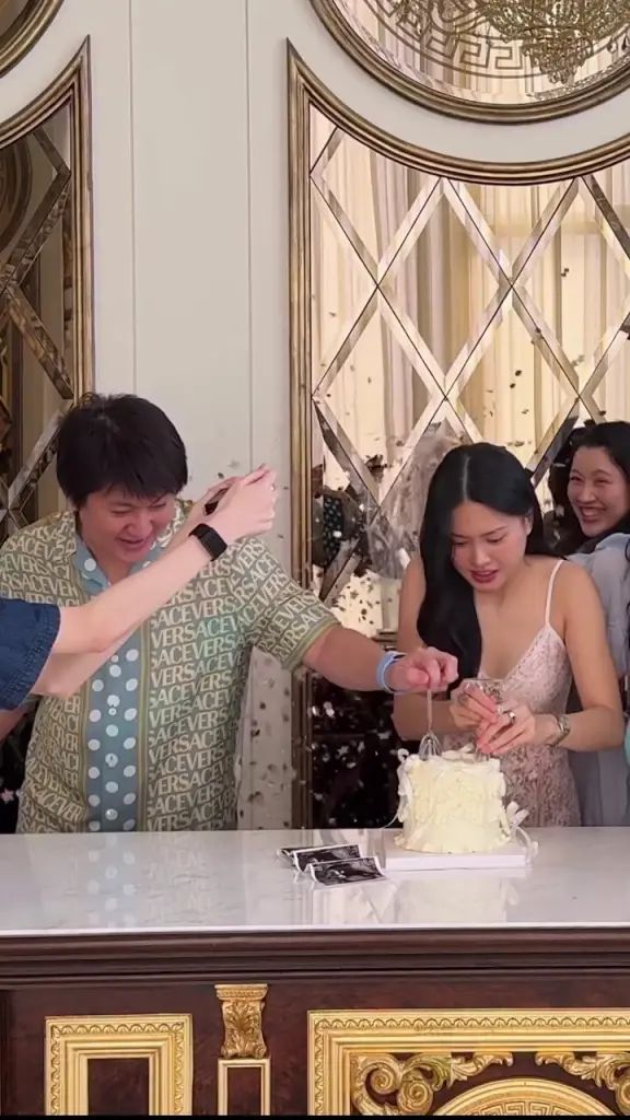 สิ้นสุดการรอคอย "มินนี่ ภัณฑิรา" ควง "ไฮโซกี้" เฉลยเพศลูก