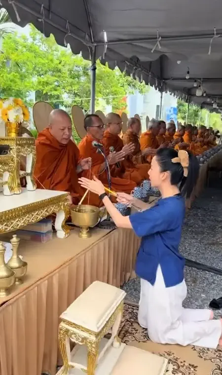จ๊ะ นงผณี ทำบุญ 100 วัน คุณพ่อประดิษฐ์ แห่โฟกัส เลขนิมนต์พระ - เลขธูป