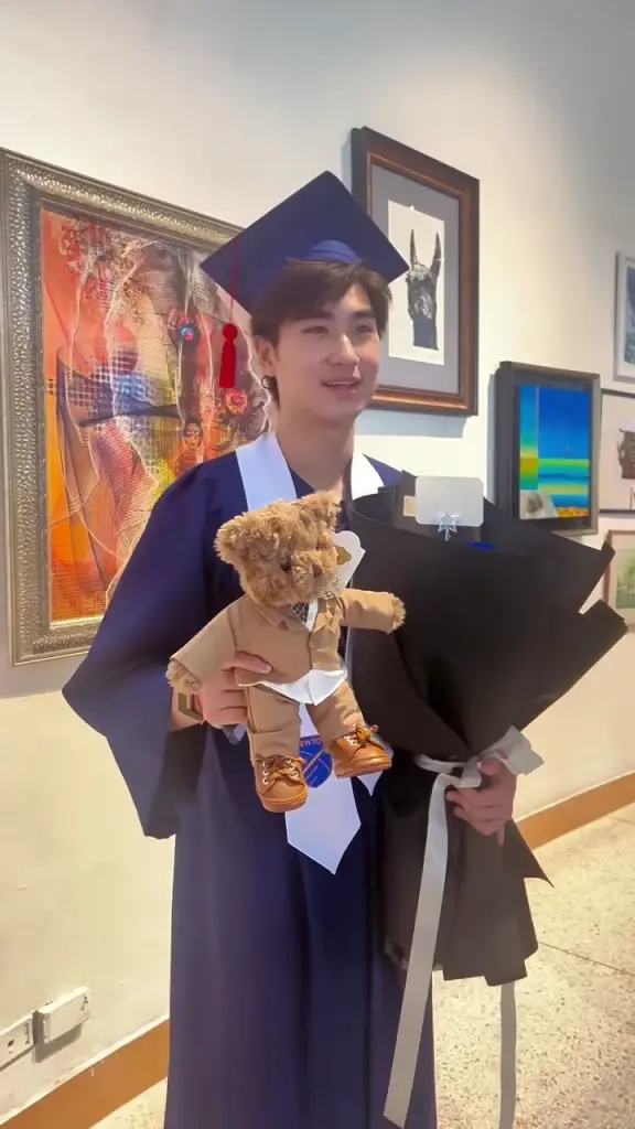 แห่ซูมตาแตก "โรเตอร์ ทองเจือ" เรียนจบไฮสคูล แต่คนหลุดโฟกัส