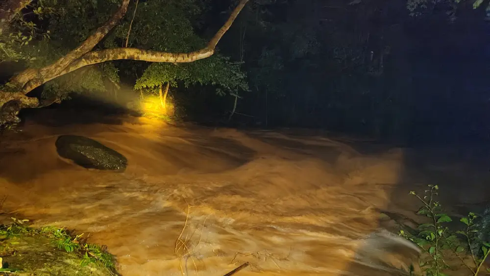 ฝนตกหนักน้ำป่าทับลานทะลัก ซับเต่า-ซับพลู จ่อท่วม!