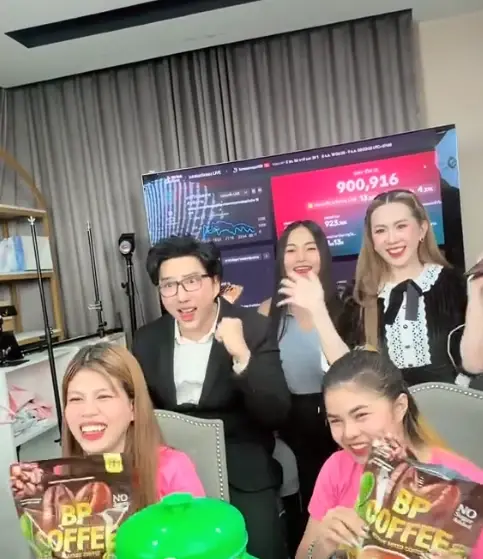 ปังเกินต้าน "น้องแบม" รับไลฟ์ไม่กี่ชั่วโมง ค่าตัวพุ่งแรง