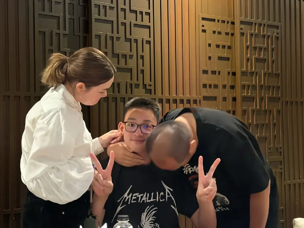  เปิดหน้าชัดๆ "น้องแมตต์" ลูกชายนักร้องดัง ยิ่งโตยิ่งหล่อ