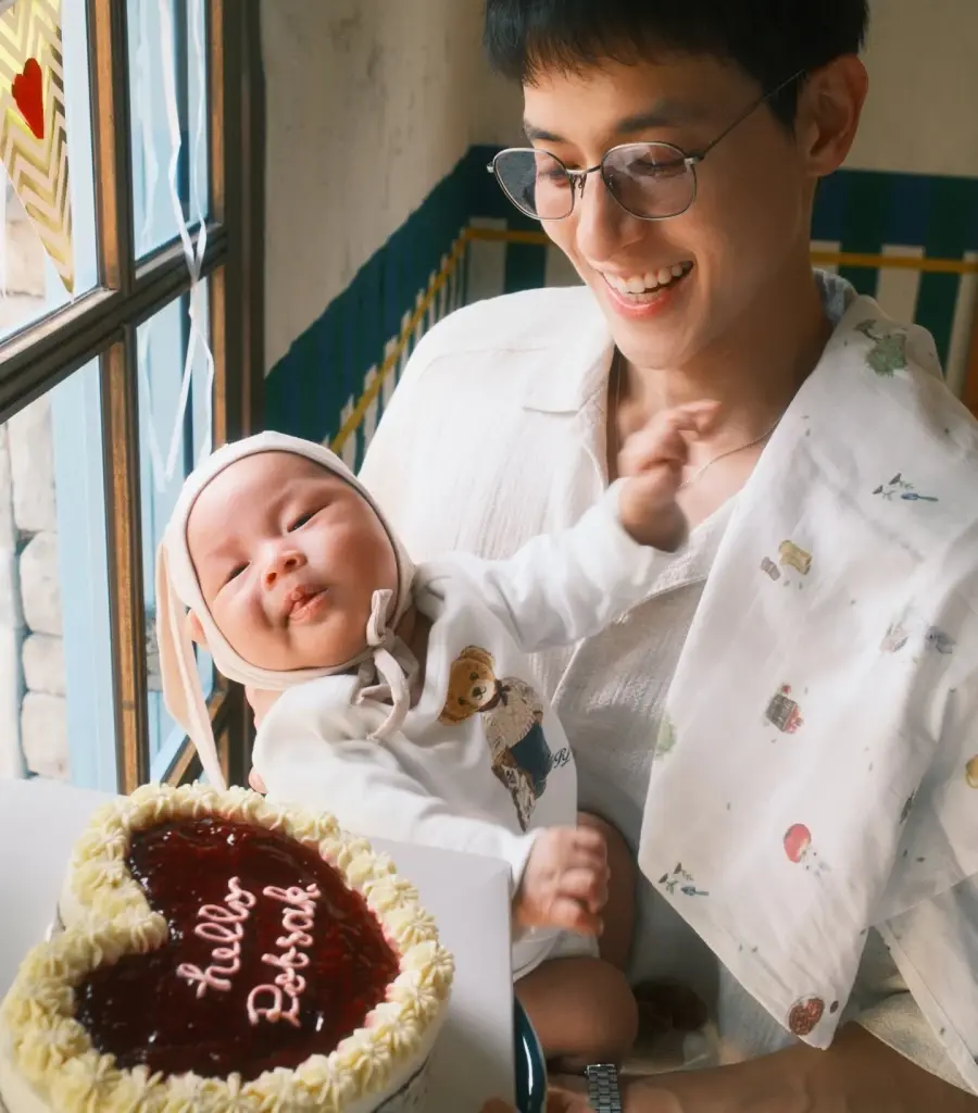 "เจมส์ จิรายุ" อัปเดตชีวิตคุณพ่อมือใหม่  อยากอยู่กับลูกไปนานๆ