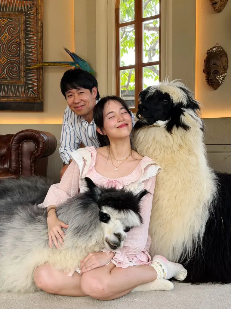 ส่องธุรกิจใหม่ บัว สโรชา สะใภ้ รพ.วิภาวดี ลุยเปิดคาเฟ่สัตว์สุดเก๋
